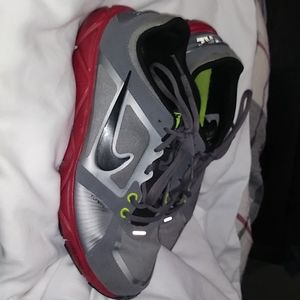 Size 9.5 women's Nike Flywire training shoes